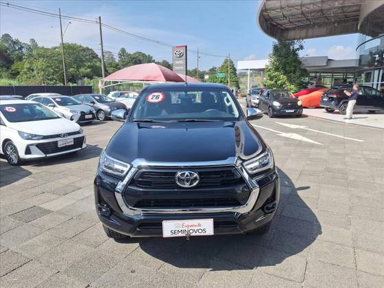 TOYOTA HILUX 2.8 D-4D TURBO DIESEL CD SRV 4X4 AUTOMÁTICO